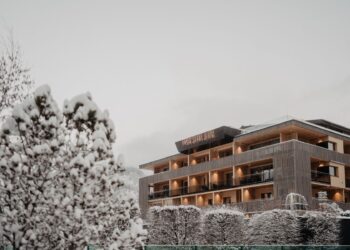 Ski-In, Family Time Out – Winter Magic at Hotel Berghof in St. Johann